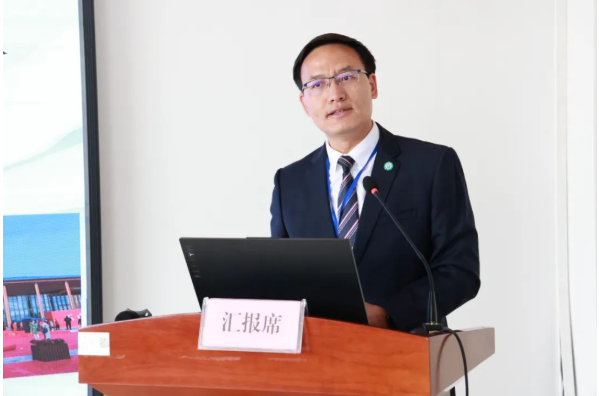 赵雪波对专家组的到来表示欢迎和感谢.